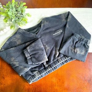 Alphalete Cropped Crewneck in Acid Wash